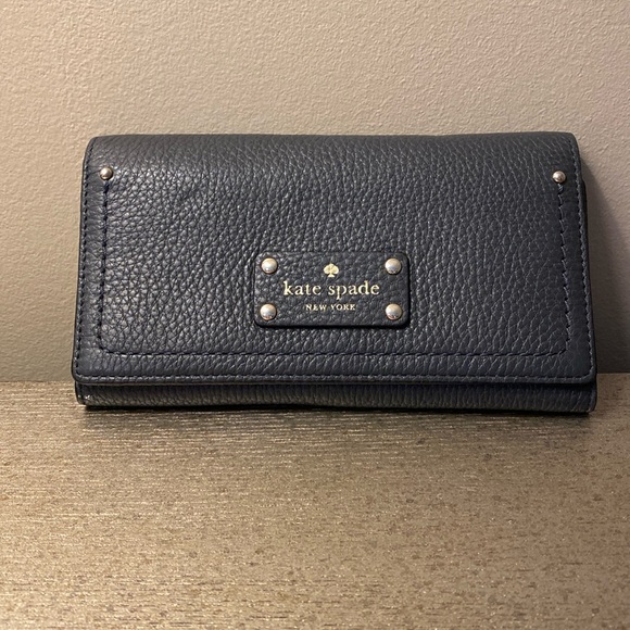 Kate Spade Wallet - Picture 1 of 7